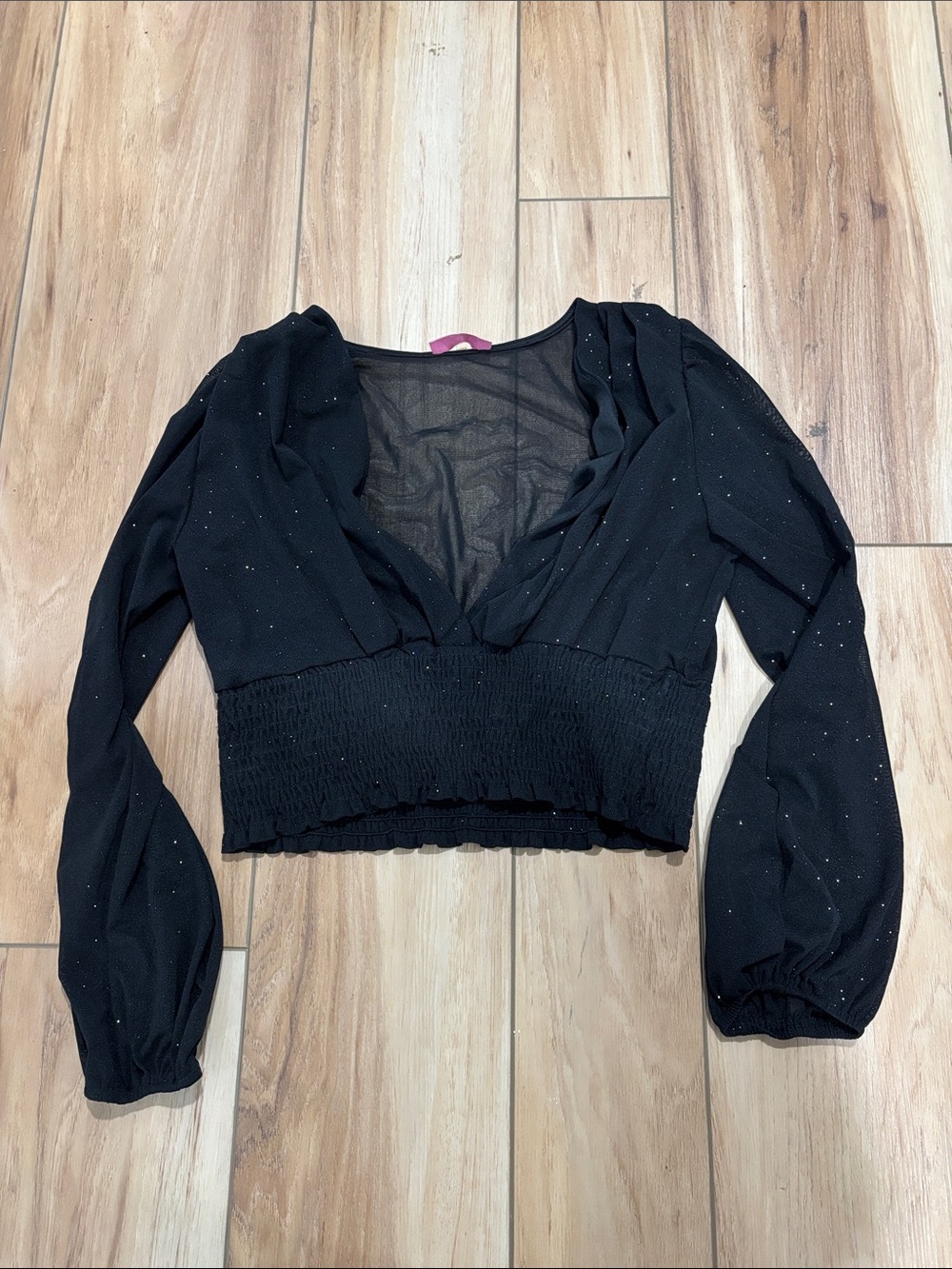 Women's Black Sparkle V-Neck Long Sleeve Crop Top